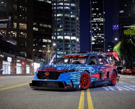 HPD's wild CR-V in a urban setting at night.