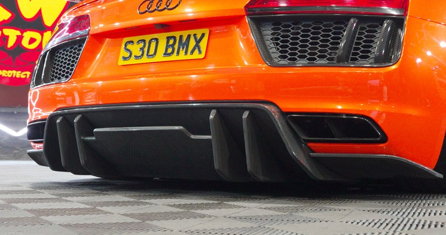 carbon rear diffuser 