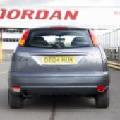 Ford Focus ST170 in the pitlane at Mallory Park race track