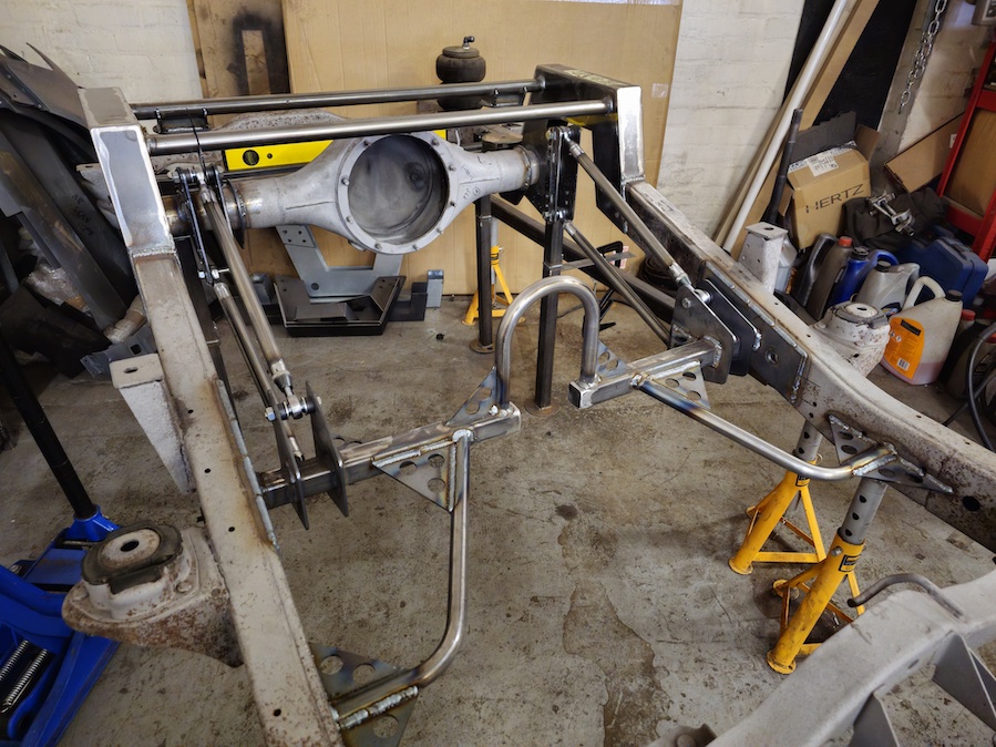 L200 rear axle
