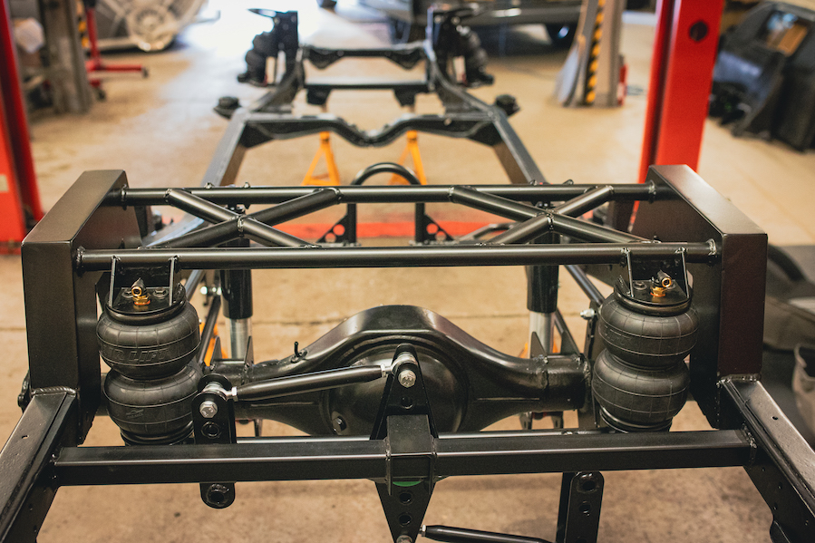 Narrowed rear axle