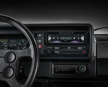 Pioneer single DIN head unit